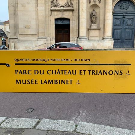 Appartement Versailles Quartier Notre Dame Au Pied Du Chateau Avec Parking Exterior foto