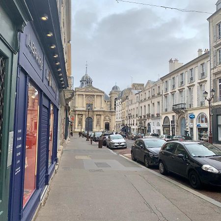 Appartement Versailles Quartier Notre Dame Au Pied Du Chateau Avec Parking Exterior foto