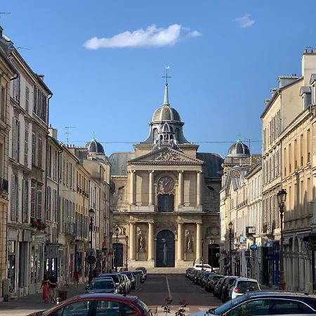 Appartement Versailles Quartier Notre Dame Au Pied Du Chateau Avec Parking Exterior foto
