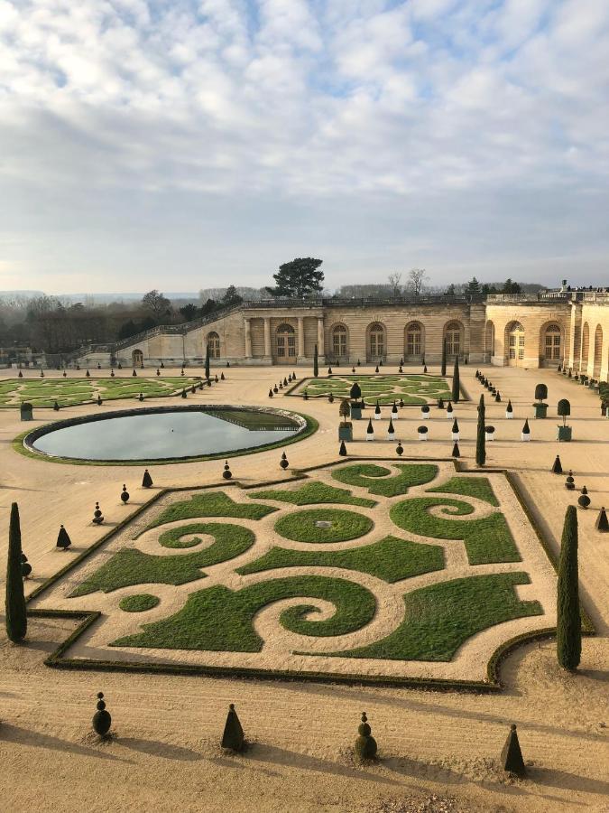 Appartement Versailles Quartier Notre Dame Au Pied Du Chateau Avec Parking Exterior foto