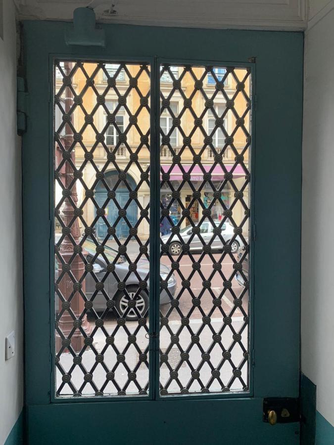 Appartement Versailles Quartier Notre Dame Au Pied Du Chateau Avec Parking Exterior foto