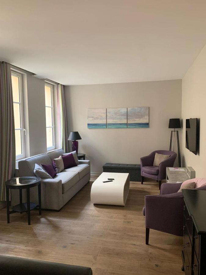 Appartement Versailles Quartier Notre Dame Au Pied Du Chateau Avec Parking Exterior foto