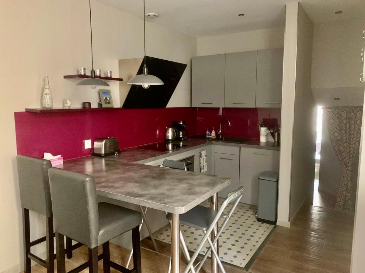 Appartement Versailles Quartier Notre Dame Au Pied Du Chateau Avec Parking Exterior foto