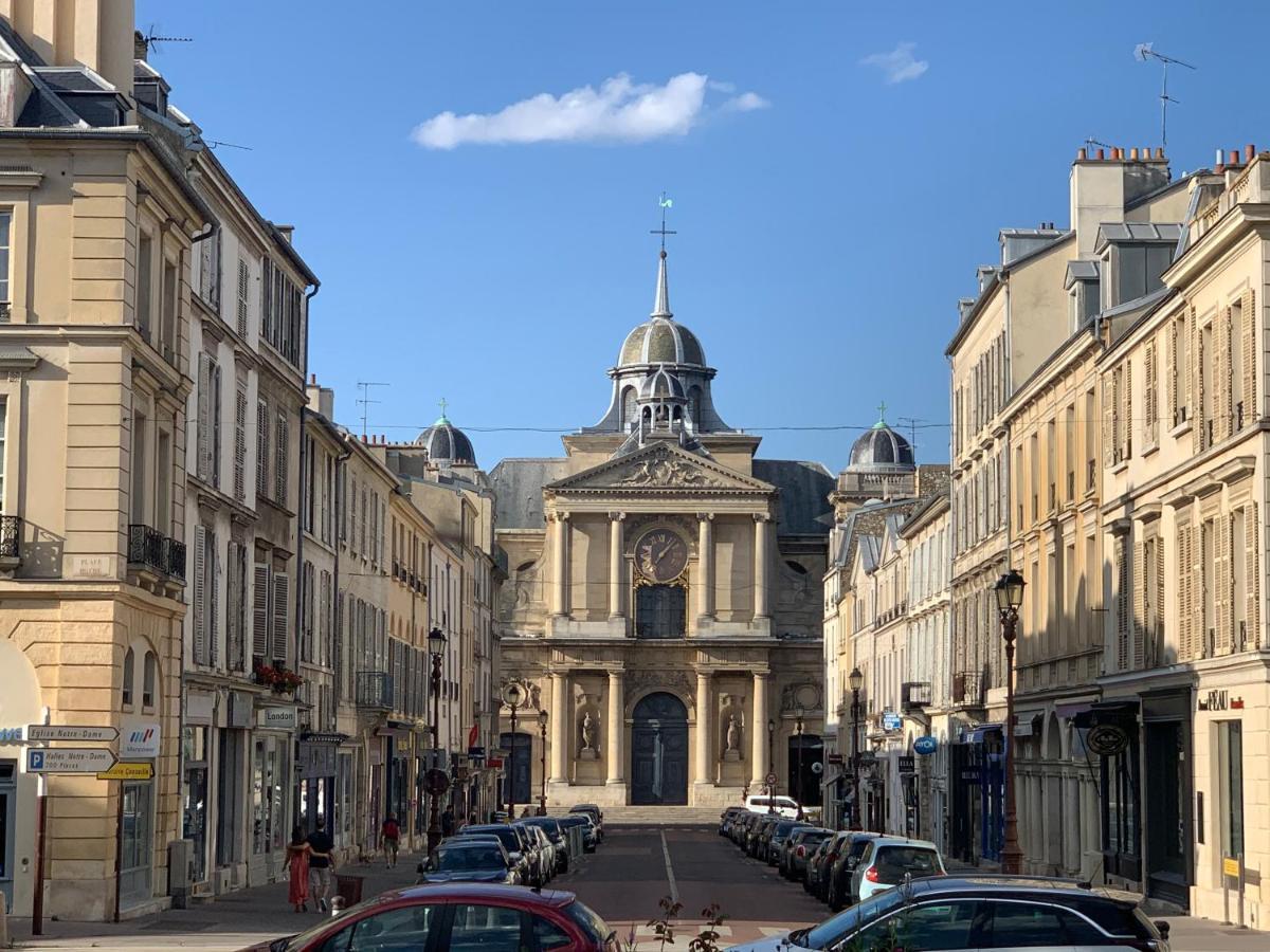 Appartement Versailles Quartier Notre Dame Au Pied Du Chateau Avec Parking Exterior foto