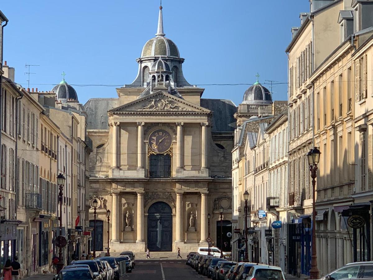 Appartement Versailles Quartier Notre Dame Au Pied Du Chateau Avec Parking Exterior foto