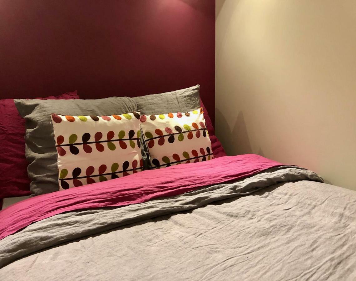 Appartement Versailles Quartier Notre Dame Au Pied Du Chateau Avec Parking Exterior foto